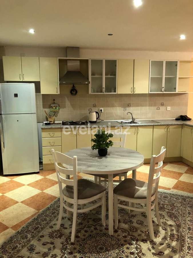 Kirayə verilir, köhnə tikili, 2 otaqlı, 90 m², Bakı, Səbail r.