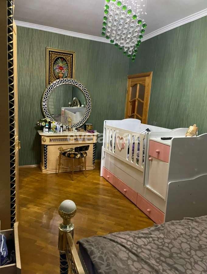 Satılır, köhnə tikili, 4 otaqlı, 100 m², Bakı, Nərimanov r, Gənclik m.