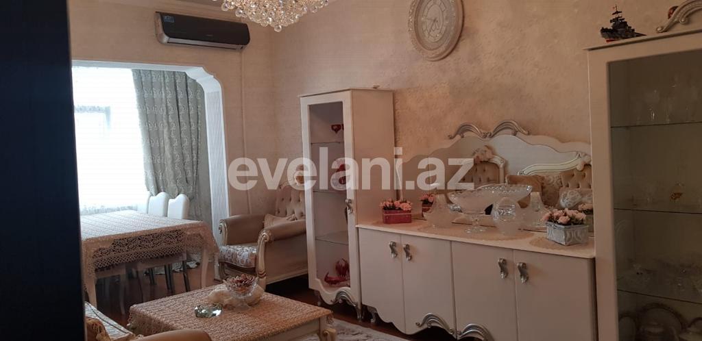 Satılır, köhnə tikili, 3 otaqlı, 85 m², Bakı, Binəqədi r, 8-ci mikrorayon q, Azadlıq prospekti m.