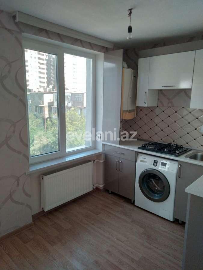 Satılır, köhnə tikili, 2 otaqlı, 35 m², Bakı, Yasamal r, Elmlər Akademiyası m.