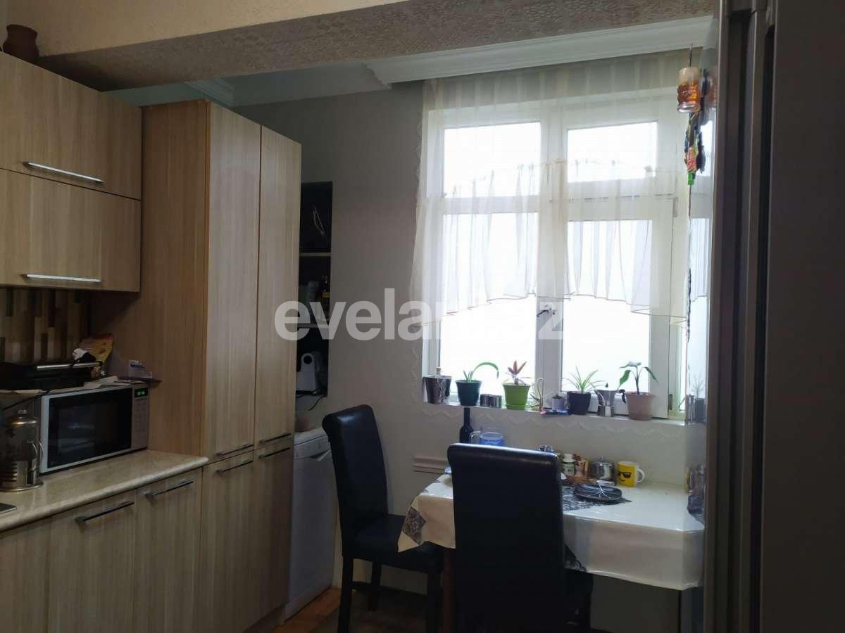 Satılır, köhnə tikili, 4 otaqlı, 100 m², Bakı, Xətai r, Şah İsmayıl Xətai m.