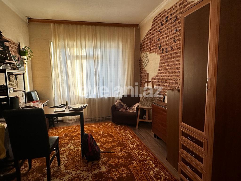Satılır, köhnə tikili, 4 otaqlı, 100 m², Bakı, Xətai r, Şah İsmayıl Xətai m.