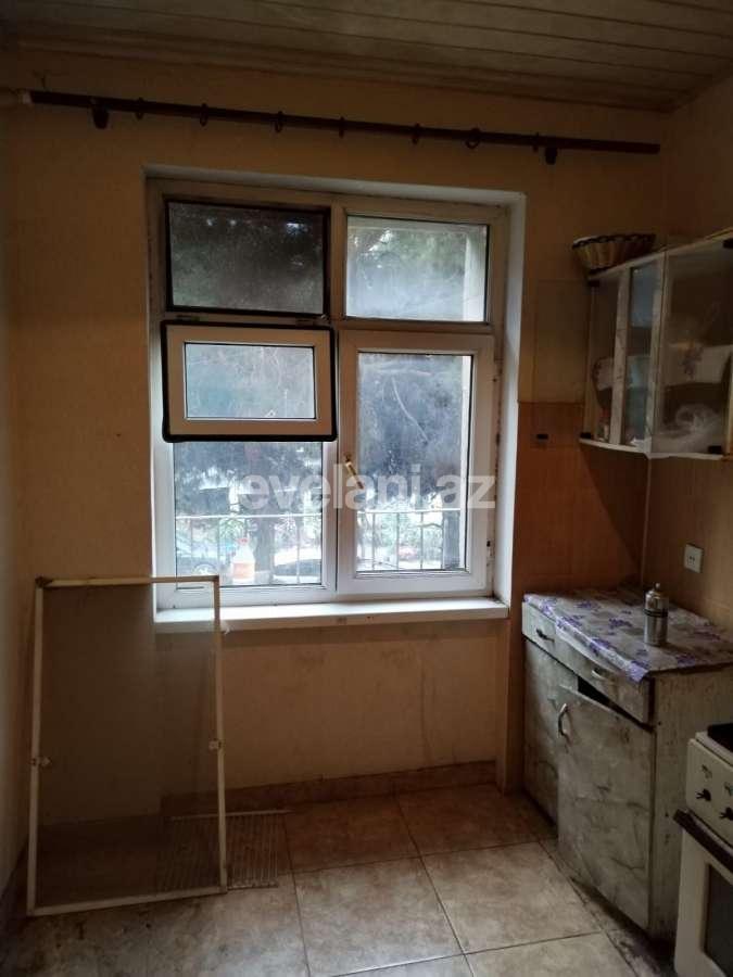 Satılır, köhnə tikili, 3 otaqlı, 72.1 m², Bakı, Nizami r, 8-ci kilometr q, Neftçilər m.