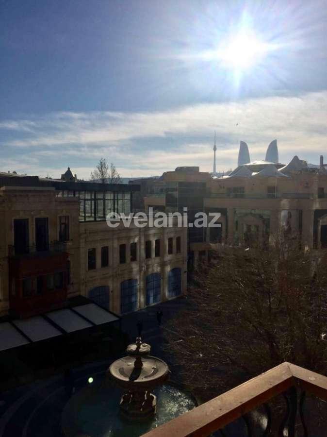 Satılır, köhnə tikili, 3 otaqlı, 80 m², Bakı, Səbail r, Sahil m.