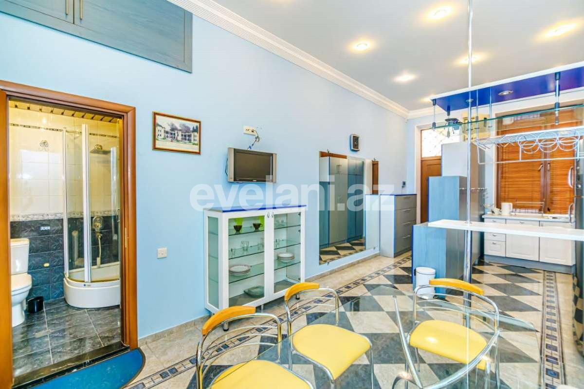 Rent, old building, 3 room, 90 m², Baku, Sabail r, Sahil m.