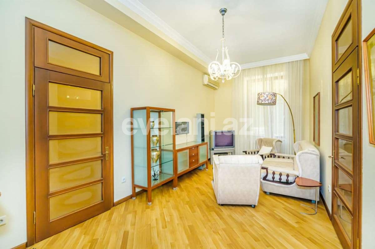 Rent, old building, 3 room, 90 m², Baku, Sabail r, Sahil m.