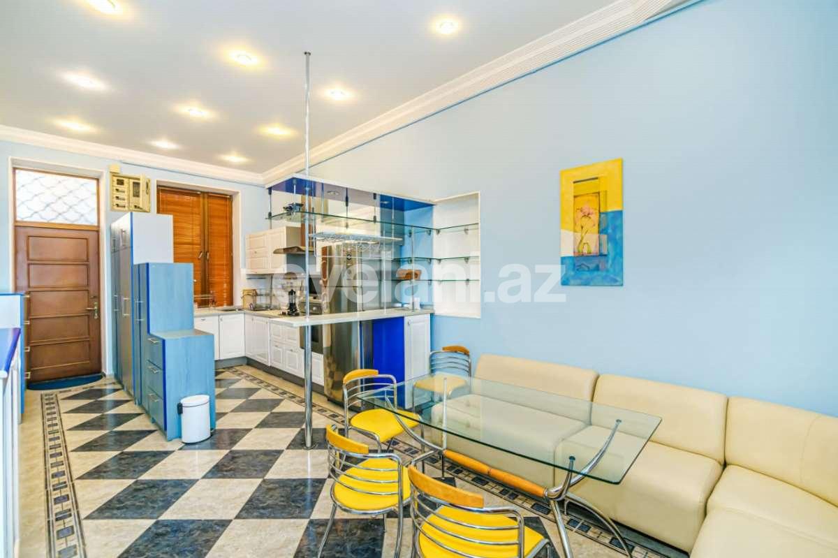 Rent, old building, 3 room, 90 m², Baku, Sabail r, Sahil m.