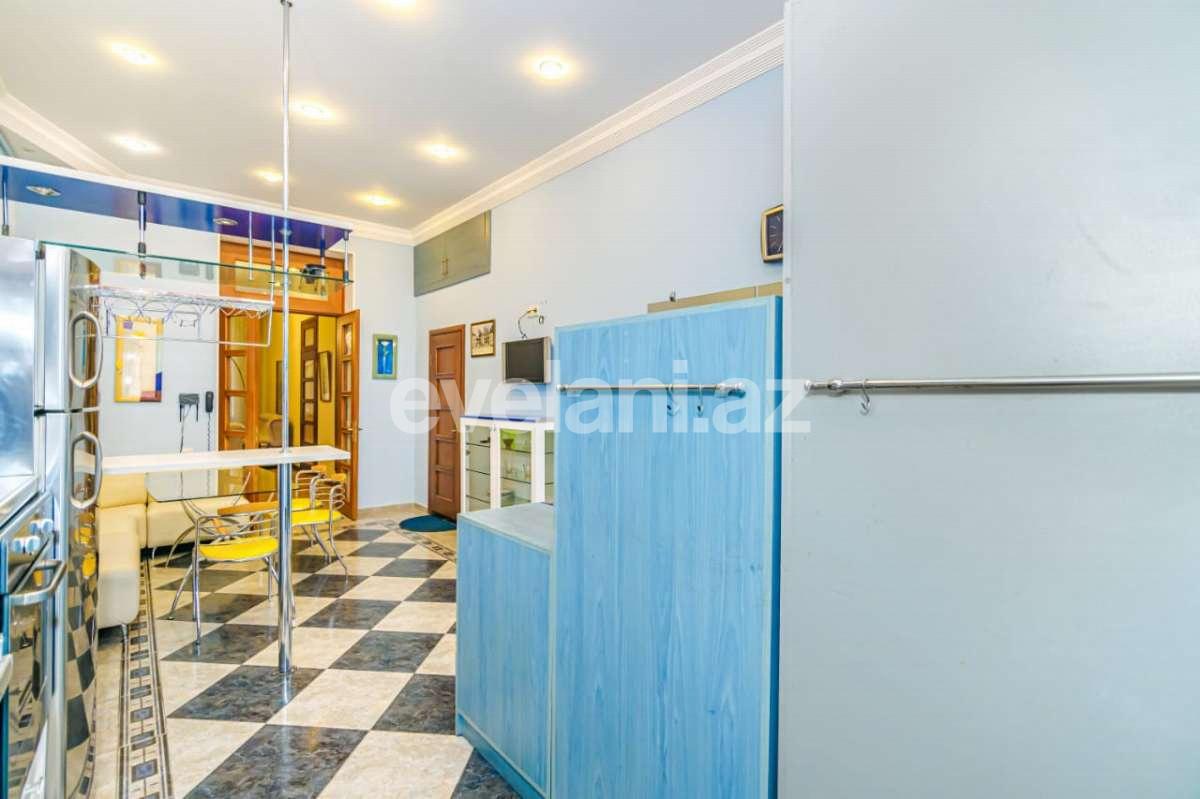 Rent, old building, 3 room, 90 m², Baku, Sabail r, Sahil m.