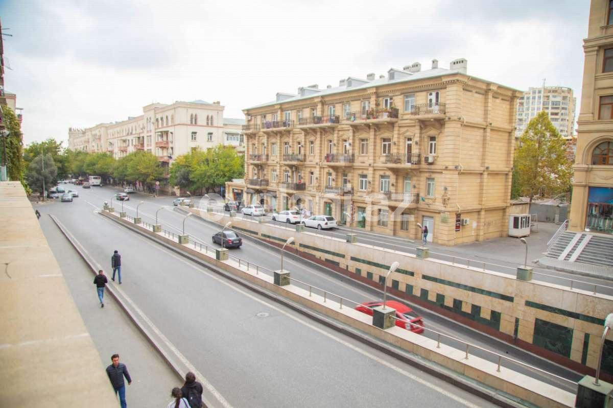 Satılır, köhnə tikili, 3 otaqlı, 60 m², Bakı, Nərimanov r, Nəriman Nərimanov m.