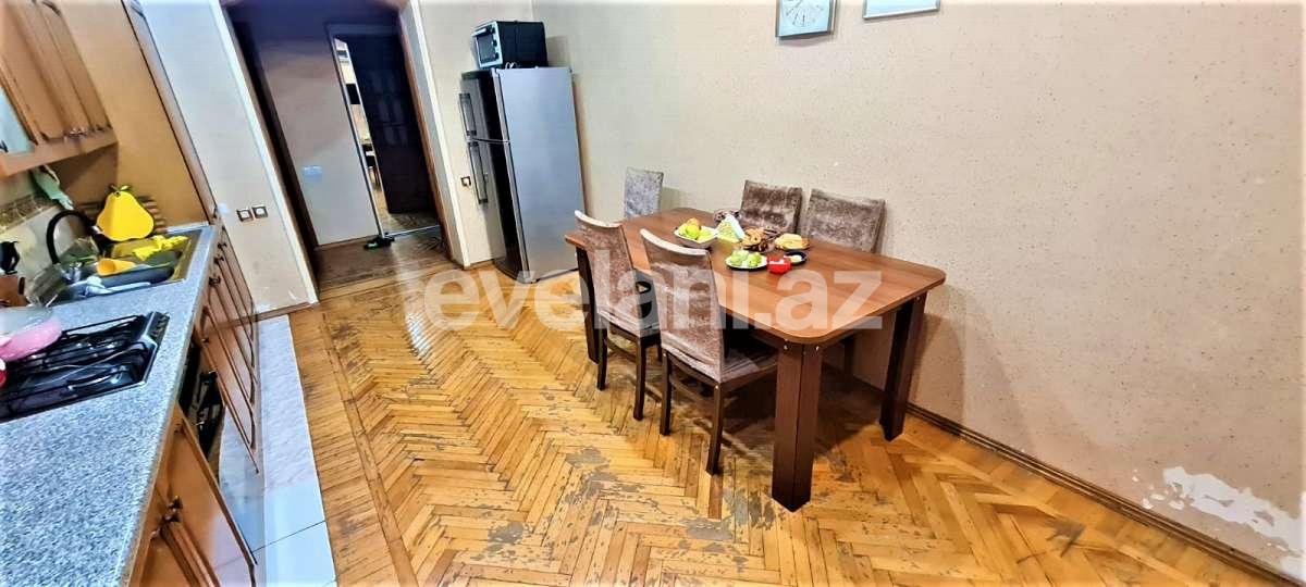 Satılır, köhnə tikili, 4 otaqlı, 120 m², Bakı, Yasamal r, Yasamal q, Elmlər Akademiyası m.