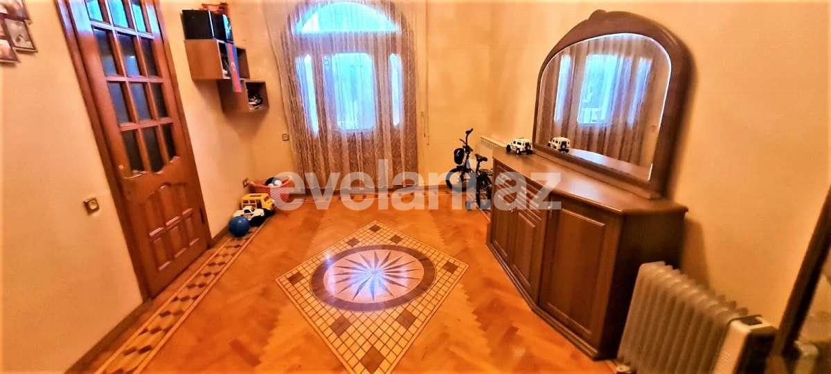 Satılır, köhnə tikili, 4 otaqlı, 120 m², Bakı, Yasamal r, Yasamal q, Elmlər Akademiyası m.