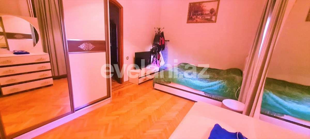 Satılır, köhnə tikili, 4 otaqlı, 120 m², Bakı, Yasamal r, Yasamal q, Elmlər Akademiyası m.