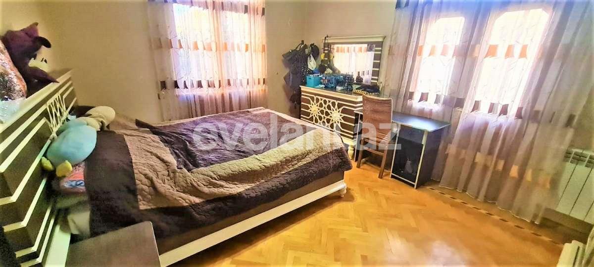 Satılır, köhnə tikili, 4 otaqlı, 120 m², Bakı, Yasamal r, Yasamal q, Elmlər Akademiyası m.