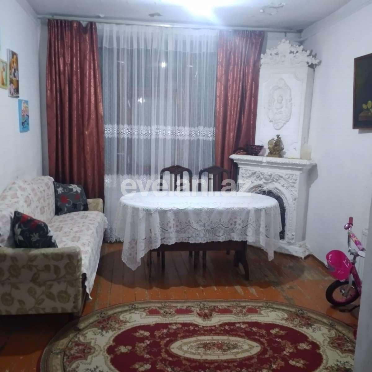 Satılır, köhnə tikili, 4 otaqlı, 90 m², Bakı, 7-ci mikrorayon q, Dərnəgül m.