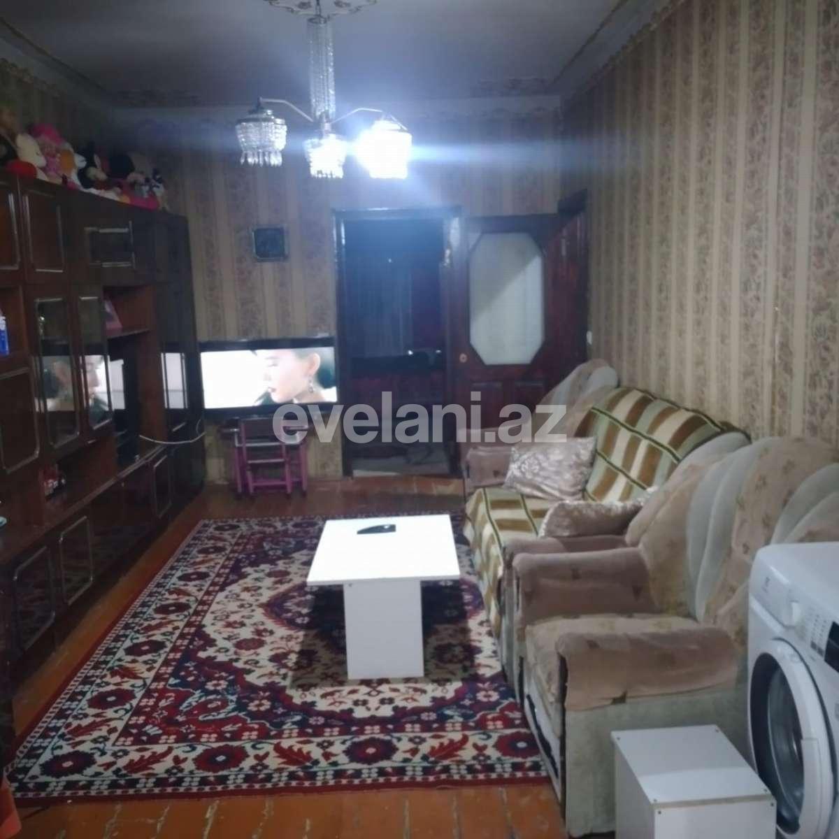 Satılır, köhnə tikili, 4 otaqlı, 90 m², Bakı, 7-ci mikrorayon q, Dərnəgül m.