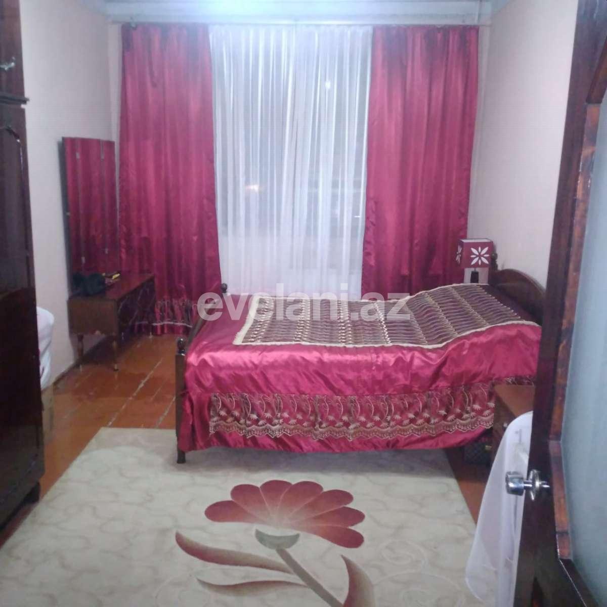 Satılır, köhnə tikili, 4 otaqlı, 90 m², Bakı, 7-ci mikrorayon q, Dərnəgül m.