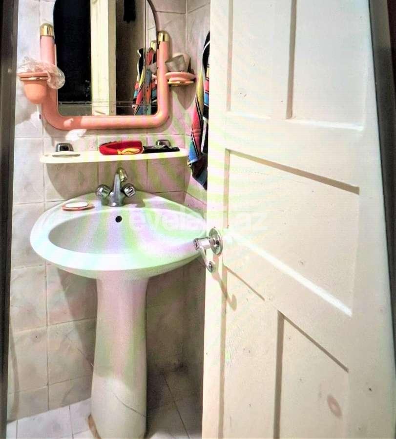 Satılır, köhnə tikili, 2 otaqlı, 47 m², Bakı, Səbail r, Sahil m.