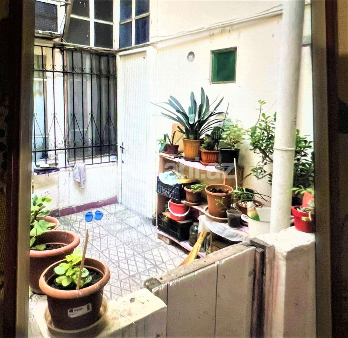 Satılır, köhnə tikili, 2 otaqlı, 47 m², Bakı, Səbail r, Sahil m.