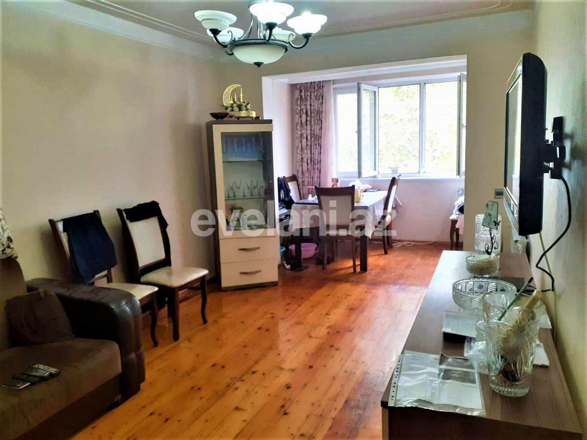 Satılır, köhnə tikili, 3 otaqlı, 70 m², Bakı, Nizami r, Xalqlar Dostluğu m.