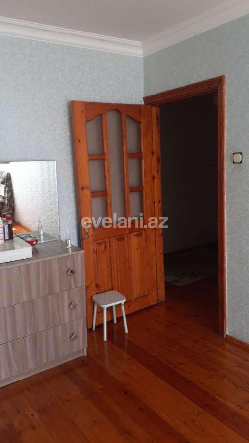 Satılır, köhnə tikili, 3 otaqlı, 70 m², Bakı, Nizami r, Xalqlar Dostluğu m.
