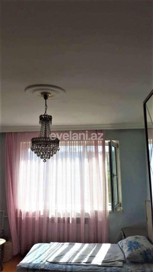 Satılır, köhnə tikili, 3 otaqlı, 70 m², Bakı, Nizami r, Xalqlar Dostluğu m.