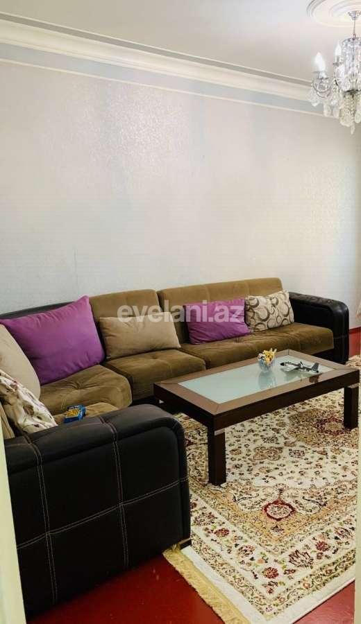 Satılır, köhnə tikili, 4 otaqlı, 120 m², Bakı, Binəqədi r, 8-ci mikrorayon q, Azadlıq prospekti m.