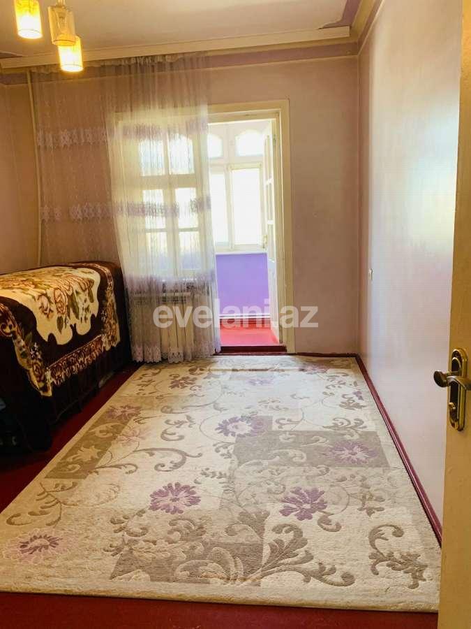 Satılır, köhnə tikili, 4 otaqlı, 120 m², Bakı, Binəqədi r, 8-ci mikrorayon q, Azadlıq prospekti m.