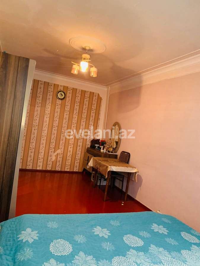 Satılır, köhnə tikili, 4 otaqlı, 120 m², Bakı, Binəqədi r, 8-ci mikrorayon q, Azadlıq prospekti m.