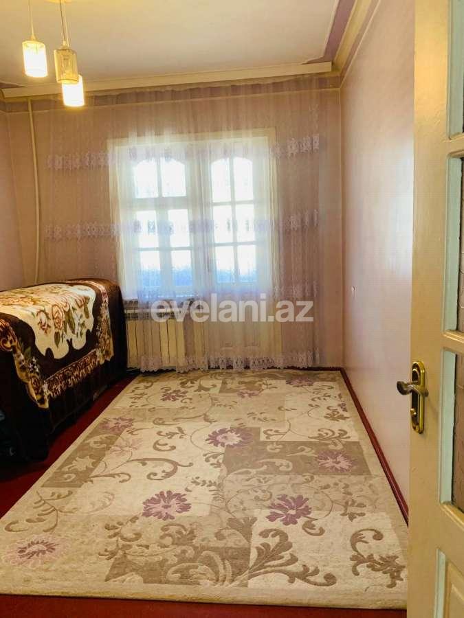 Satılır, köhnə tikili, 4 otaqlı, 120 m², Bakı, Binəqədi r, 8-ci mikrorayon q, Azadlıq prospekti m.