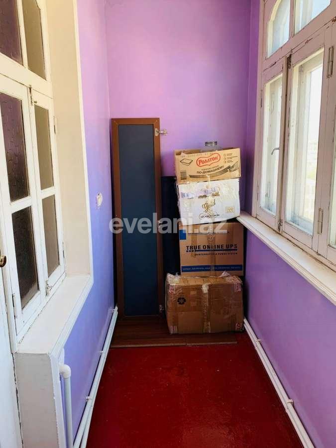 Satılır, köhnə tikili, 4 otaqlı, 120 m², Bakı, Binəqədi r, 8-ci mikrorayon q, Azadlıq prospekti m.