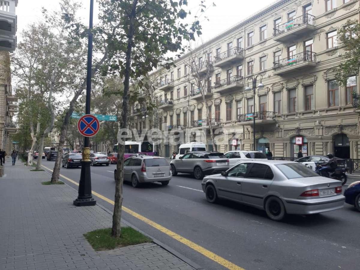 Продаётся, вторичка, 3-комнаты, 100 m², Баку, Сабаильский r, Сахил m.