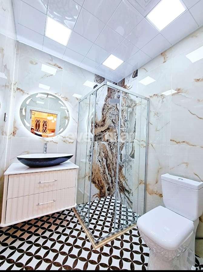 Satılır, yeni tikili, 2 otaqlı, 70 m², Bakı, Nizami r.