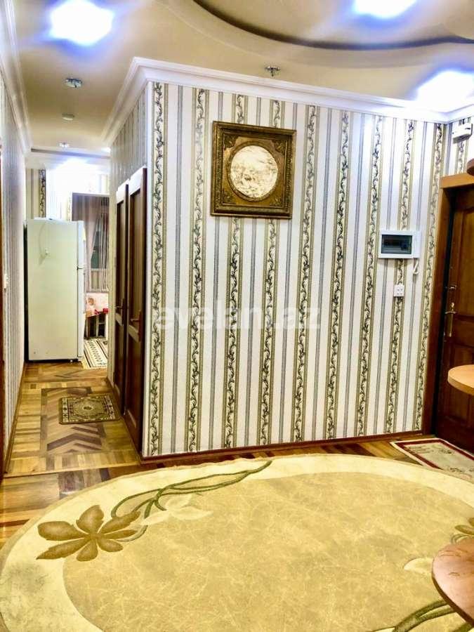 Rent, old building, 4 room, 120 m², Baku, Binagadi r, 8-th microdistrict d.