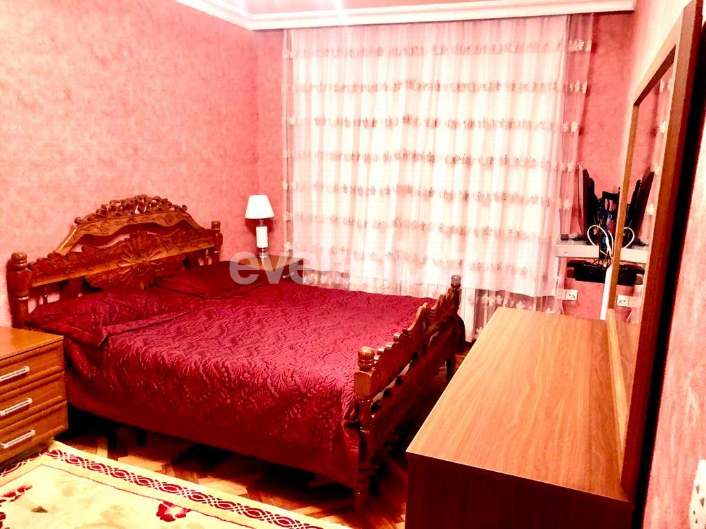 Rent, old building, 4 room, 120 m², Baku, Binagadi r, 8-th microdistrict d.