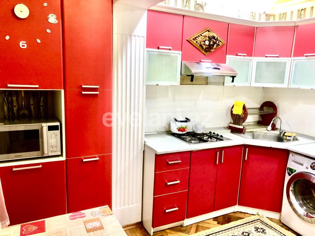 Rent, old building, 4 room, 120 m², Baku, Binagadi r, 8-th microdistrict d.