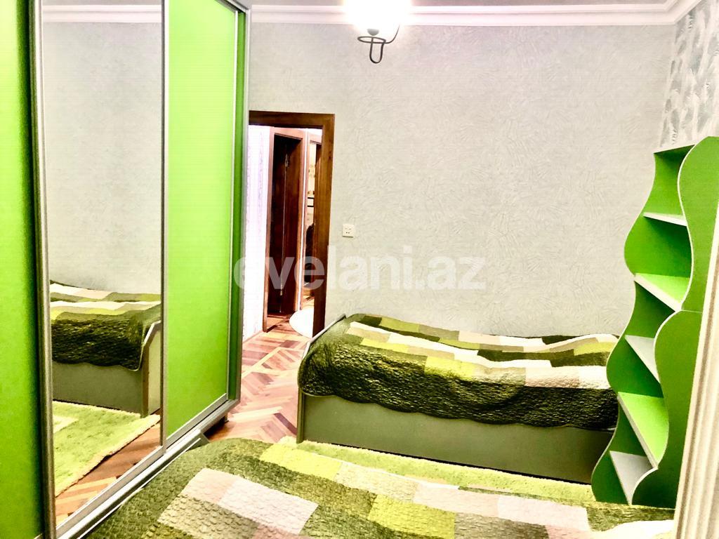 Rent, old building, 4 room, 120 m², Baku, Binagadi r, 8-th microdistrict d.