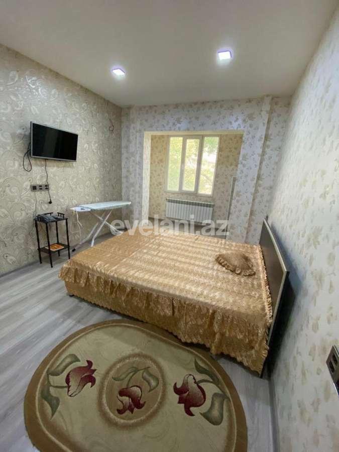 Satılır, köhnə tikili, 2 otaqlı, 60 m², Bakı, Binəqədi r, 8-ci mikrorayon q, Azadlıq prospekti m.