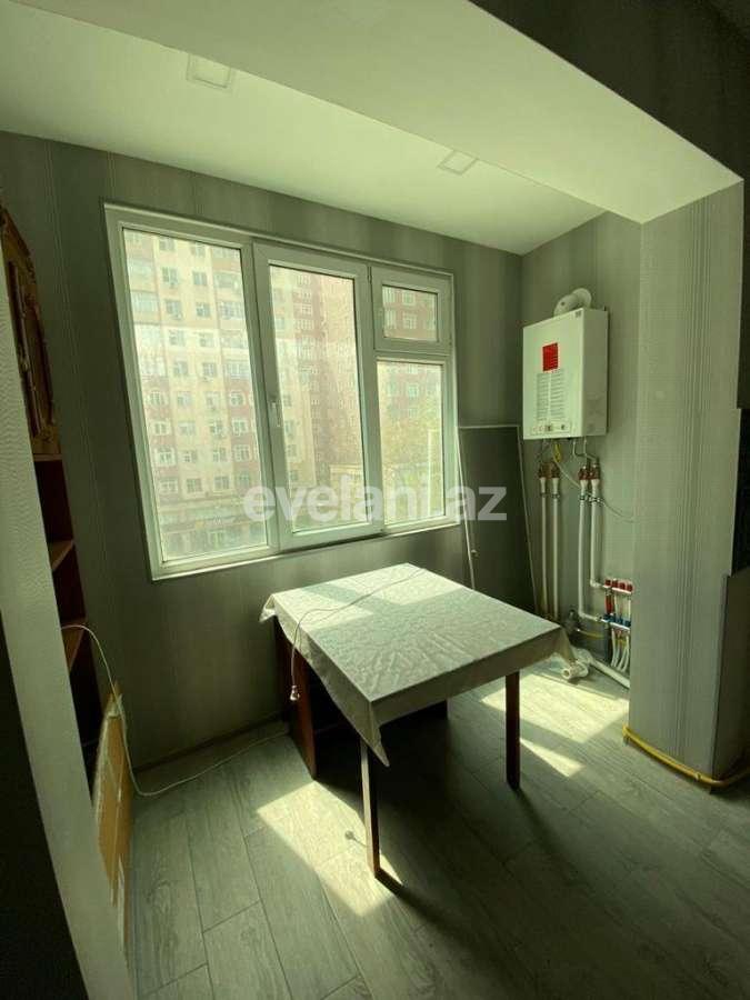 Satılır, köhnə tikili, 2 otaqlı, 60 m², Bakı, Binəqədi r, 8-ci mikrorayon q, Azadlıq prospekti m.