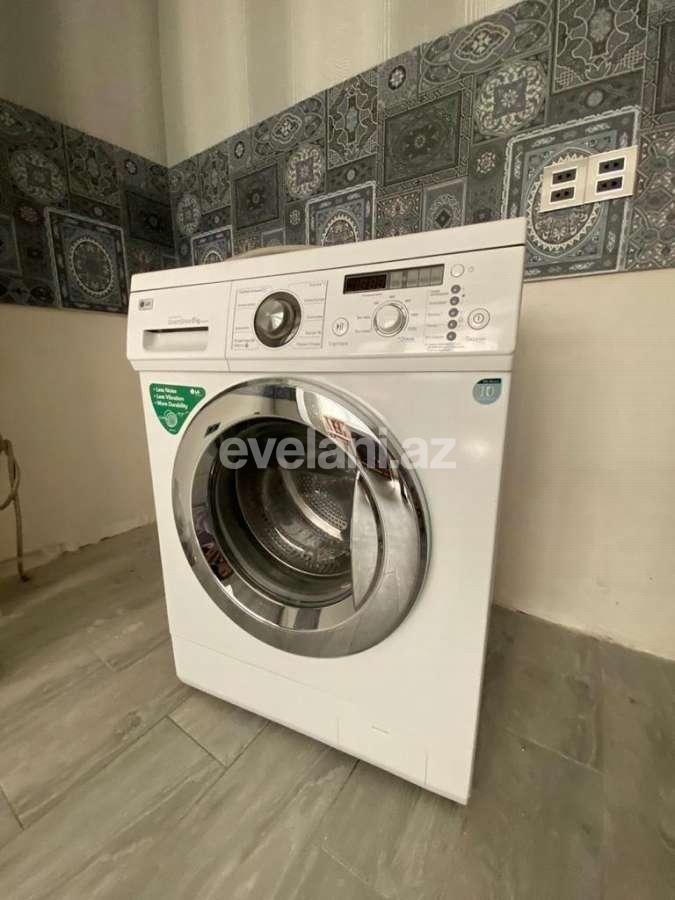 Satılır, köhnə tikili, 2 otaqlı, 60 m², Bakı, Binəqədi r, 8-ci mikrorayon q, Azadlıq prospekti m.
