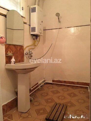 Satılır, köhnə tikili, 2 otaqlı, 60 m², Bakı, Suraxanı r, Qaraçuxur q.