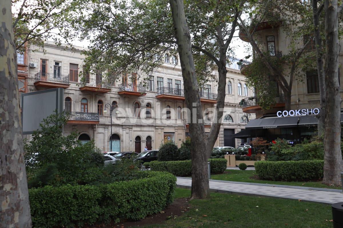 Rent, old building, 2 room, 65 m², Baku, Sabail r, Icheri Sheher m.