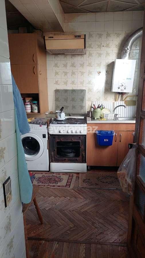 Satılır, köhnə tikili, 4 otaqlı, 100 m², Bakı, Nərimanov r, Gənclik m.