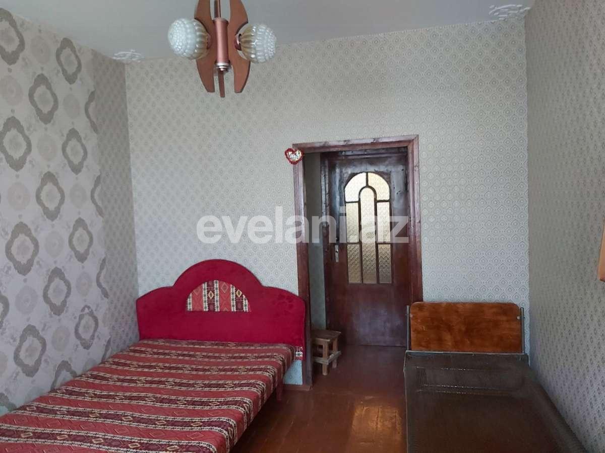 Satılır, köhnə tikili, 3 otaqlı, 70 m², Bakı, Binəqədi r, Xutor q, Memar Əcəmi m.