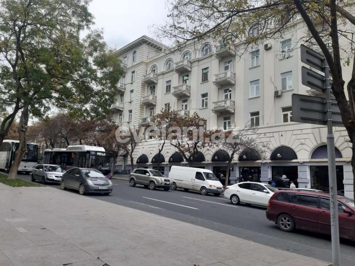 Sale, old building, 2 room, 50 m², Baku, Sabail r, Icheri Sheher m.