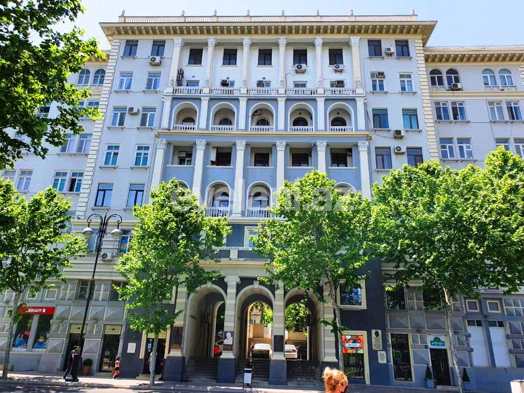 Sale, old building, 2 room, 50 m², Baku, Sabail r, Icheri Sheher m.