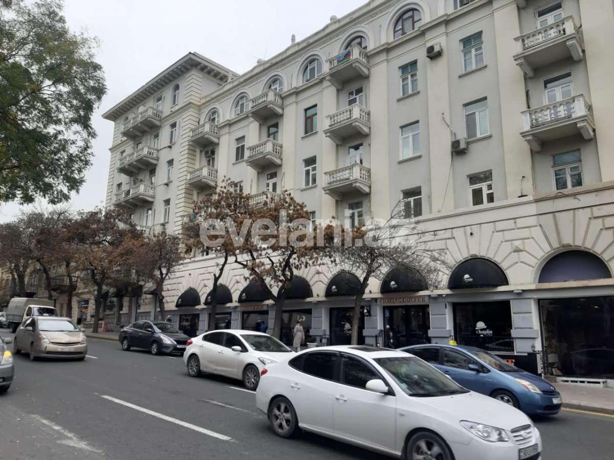 Sale, old building, 2 room, 50 m², Baku, Sabail r, Icheri Sheher m.
