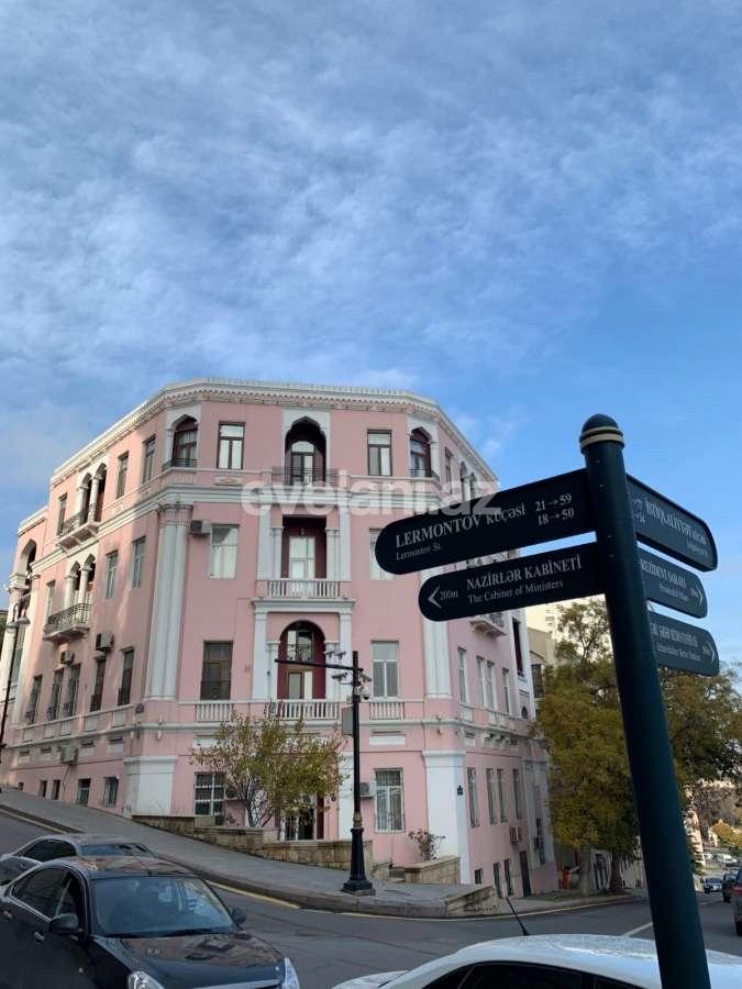 Kirayə verilir, köhnə tikili, 2 otaqlı, 108 m², Bakı, Səbail r, İçəri Şəhər m.