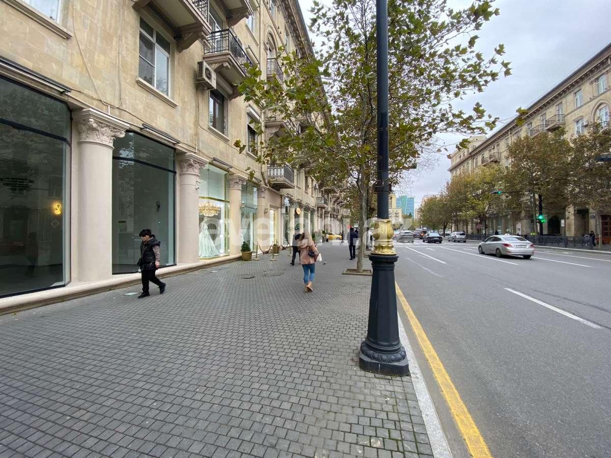 Kirayə verilir, obyekt, 200 m², Bakı, Səbail r.