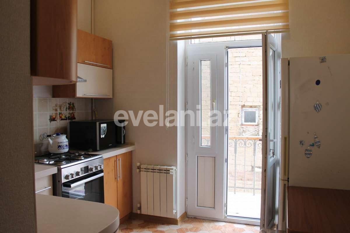 Kirayə verilir, köhnə tikili, 2 otaqlı, 55 m², Bakı, Səbail r, Sahil m.