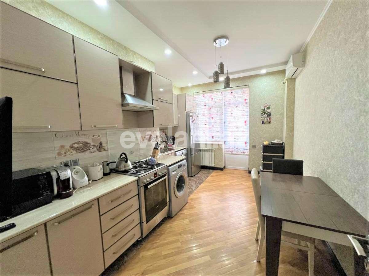 Satılır, yeni tikili, 3 otaqlı, 130 m², Bakı, Yasamal r, Yasamal q, Elmlər Akademiyası m.